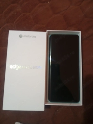 vand telefon nou motorola edge 60 256 GB dau la schimb si pe un scuter 