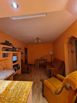 Apartament 4 camere semidecomandat