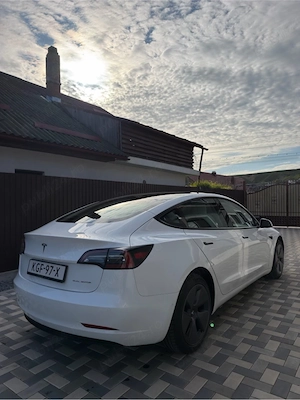 Tesla Model 3 Long Range Dual Motor 2022 - imagine 2