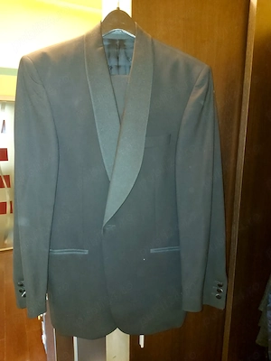 Ocazie smoking, doua sacouri plus 4 pantaloni