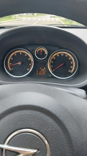 OPEL CORSA Benzina 1.4 2300 euro - imagine 7