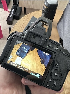 Vând kit DSLR Nikon D5300 cu 2 obiective
