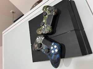 Vând PS4 in stare foarte buna !