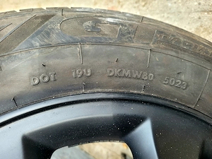 Vând jante de aliaj 4 prezoane cu anvelope de  vară 195/65 R15