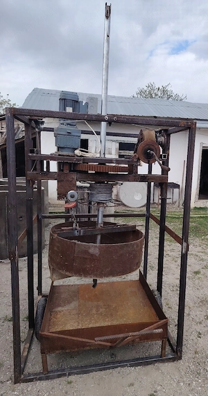 Foreză cu diametrul de 840x1000mm.