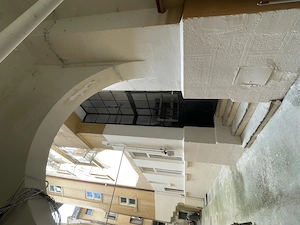 Ultra central apartament în vilă 5 camere două băi parter  - imagine 2