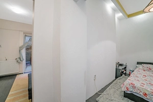 Ultra central apartament în vilă 5 camere două băi parter  - imagine 7