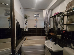 Apartament 2 camere et.1 zona Unic!