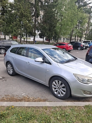 Vând: Opel Astra J Sport (1980 euro; 24.12.2011) - imagine 5