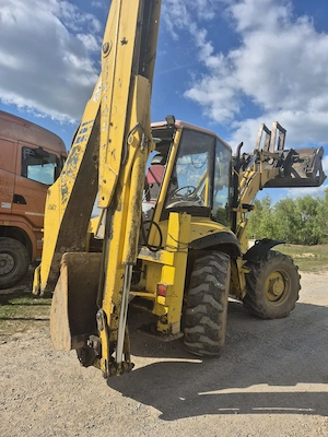 buldoexcavator komatsu wb 97s  - imagine 3