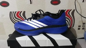 Adidași cu talpă înaltă