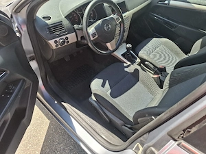 vând Opel Astra H an 2008 motor 16 benzina  - imagine 2