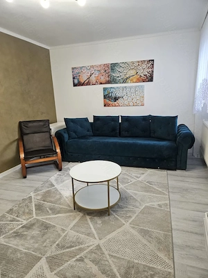 Proprietar ofer spre chirie apartament 2 camere  decomandat 