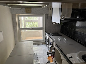 Închiriez apt 2 camere semi- decomandat Etj 5 din 10 renovat și utilat  și loc de parcare î - imagine 3