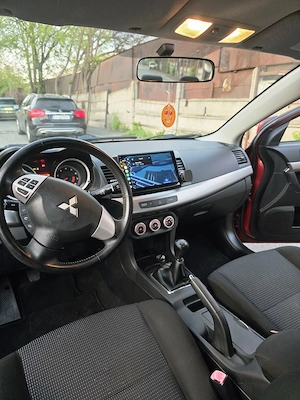 Doar 66.000km Mitsubishi Lancer 2009 1.5 benzina  - imagine 8