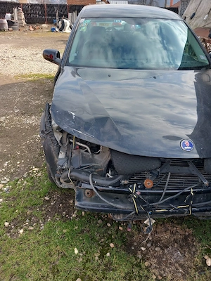 Saab accidentat - imagine 4