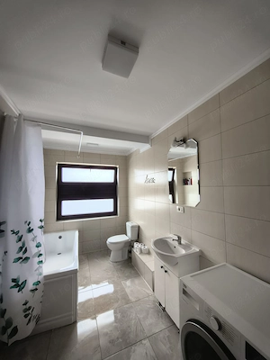 Vând apartament 45 mp utili cu parcare