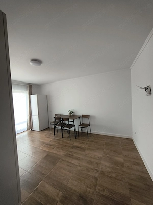 Vând apartament 45 mp utili cu parcare