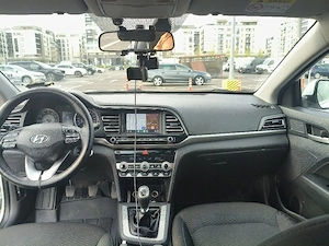 Hyundai Elantra  - imagine 3