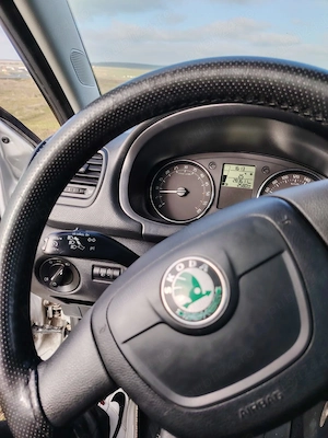 Skoda Roomster 1.6 Tdi 110 Cv - imagine 6