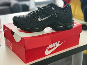 adidasi Nike Noi in cutie 44,5 