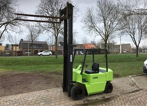 stivuitor Clark diesel 2.5 to ridica  - imagine 3