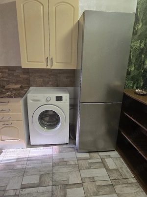 Închiriez ap 2 camere 45m la curte - imagine 3