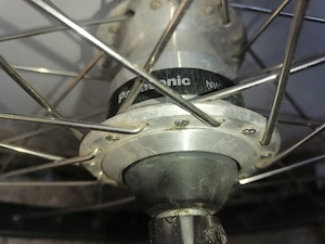 roata  bicicleta 26 inchi cu dinam generator  incorporat - imagine 2