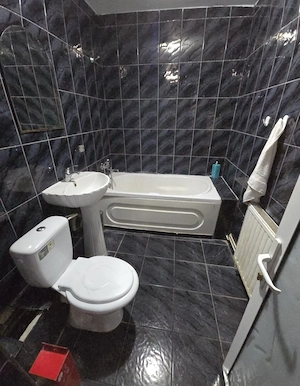 Vând apartament 3 camere în Târgoviște 74mii - imagine 6