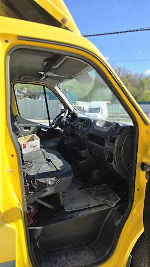 Renault Master 2.3 dCi 2012   125 CP, utilitară mare, 3 locuri, ideală pentru muncă - imagine 6