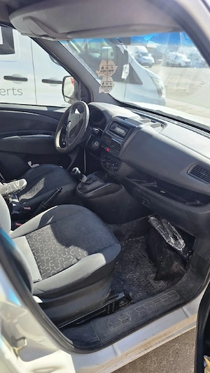 Fiat Doblo 1.3 Multijet 2014   utilitară, consum mic, perfectă pentru lucru - imagine 6