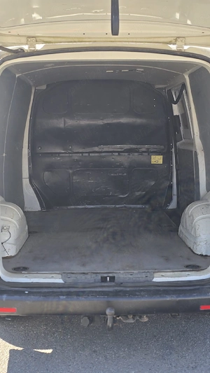 VW Transporter T5 2.0 TDI 2011 utilitară - imagine 5
