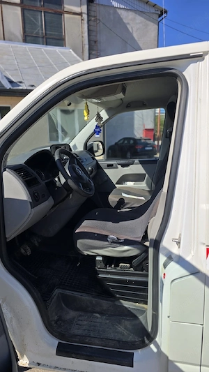 VW Transporter T5 2.0 TDI 2011 utilitară - imagine 6