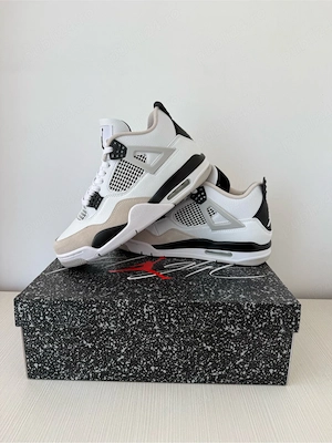 Jordan Retro 4 Military Black, marimea 42