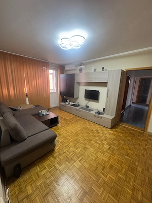 Închiriez apartament Orșova central 4 camere etaj 3
