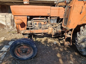 Tractor U650 - imagine 3