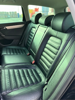 Volkswagen Passat  - imagine 4