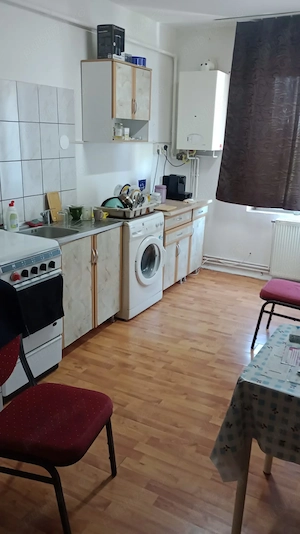 Vind apartament 2 camere decomandat in Tirnaveni Mureș etaj 4 in cartierul Victoriei preț 45.000  - imagine 5