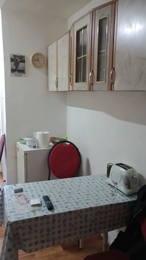 Vind apartament 2 camere decomandat in Tirnaveni Mureș etaj 4 in cartierul Victoriei preț 45.000  - imagine 4