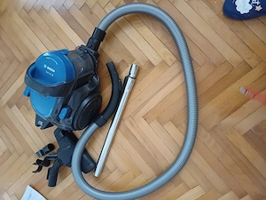 Aspirator fără sac Bosch