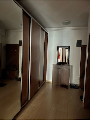 Apartament 3 camere,2 bai loc de parcare