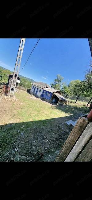 Terenuri + casă batraneasca si anexe de vanzare  - imagine 4