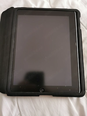 iPad 1 cu husa pentru piese