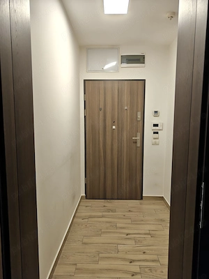 Proprietar, vând apartament cu 2 camere, strada Ceyrat, West Residence, Oradea. - imagine 7