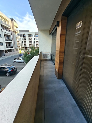 Proprietar, vând apartament cu 2 camere, strada Ceyrat, West Residence, Oradea. - imagine 8