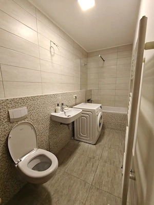 Proprietar, vând apartament cu 2 camere, strada Ceyrat, West Residence, Oradea. - imagine 5