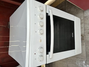 Aragaz 4 ochiuri cu aprindere + cuptor electric