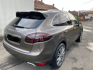 Porsche Cayenne îngrijit cu revizii la zi  - imagine 8