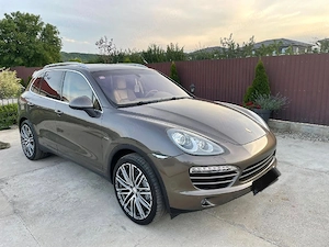 Porsche Cayenne îngrijit cu revizii la zi  - imagine 7