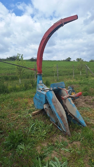 Vând tocător de siloz (silozieră)